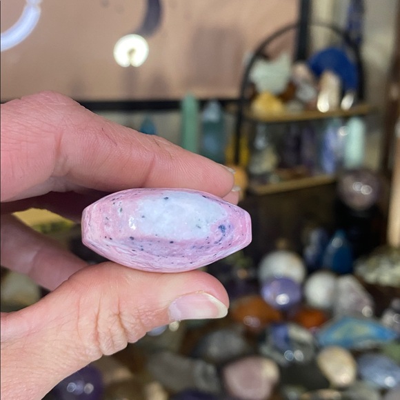 Light Pink Rhodonite Palm Stone - Picture 5 of 5